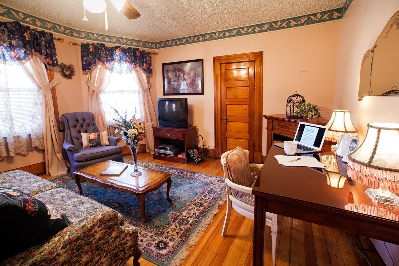 Holden House 1902 Bed & Breakfast Inn Colorado Springs Extérieur photo