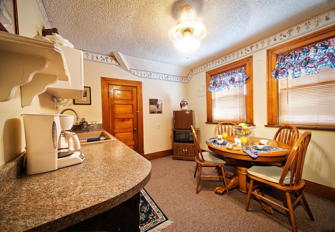 Holden House 1902 Bed & Breakfast Inn Colorado Springs Extérieur photo