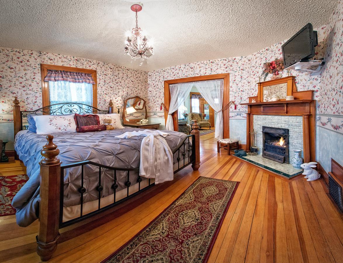 Holden House 1902 Bed & Breakfast Inn Colorado Springs Extérieur photo